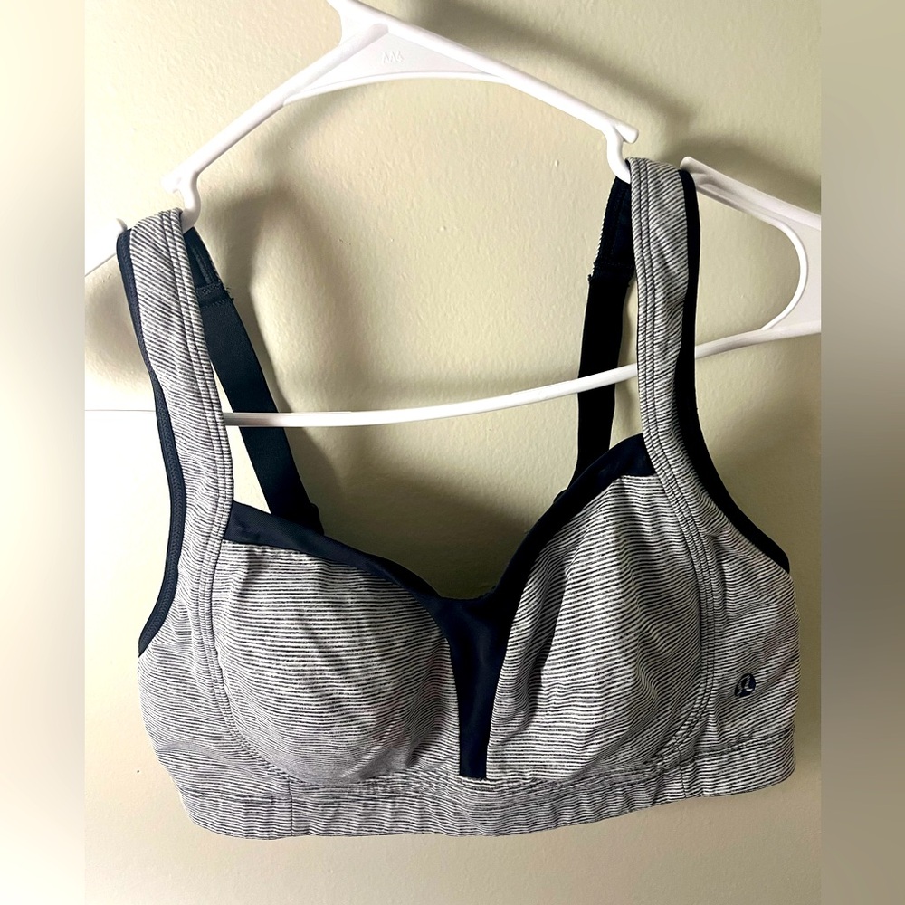 Lululemon bra